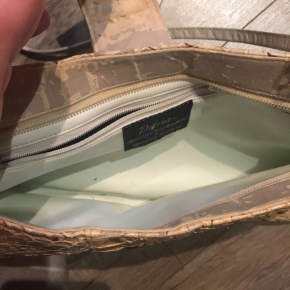 Summer blow out $15!! Italian, Genuine snakeskin or leather ladies purse. - Picture 8 of 16